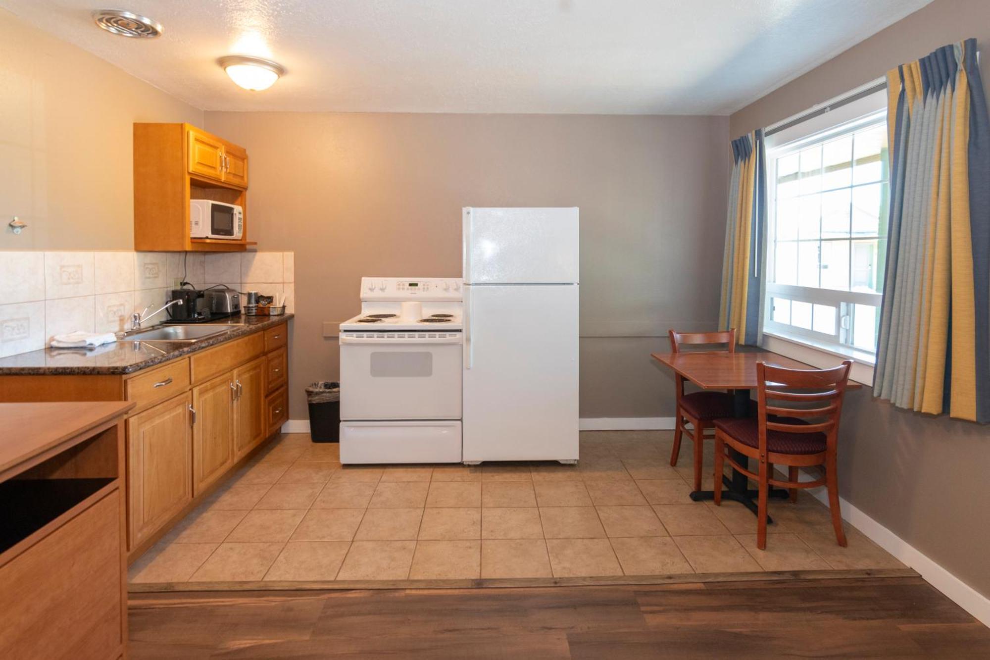 Nordic Inn And Suites Portland Esterno foto