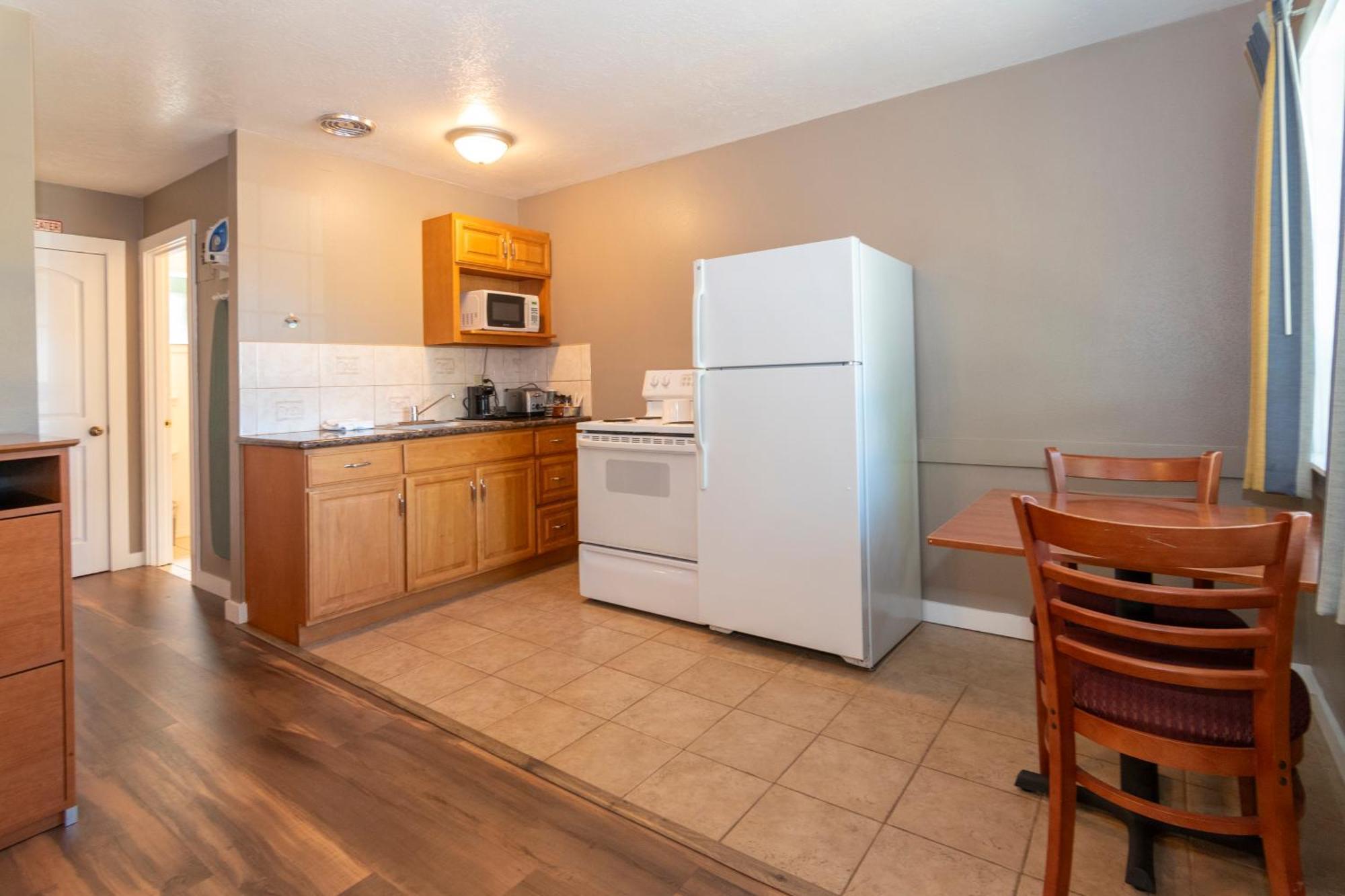 Nordic Inn And Suites Portland Esterno foto
